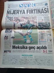 Hürriyet Gazetesi - 14 Haziran 1998 - Fransa 98 Dünya Kupasında Nijerya Fırtınası - Şenes Erzik - Jay Jay Okocha - Süperstar Ajda Pekkan - Sezen Aksu Güneydoğu İçin Düzenlenen Yardım Kampanyasına Villasını Bağışladı - Necmettin Erbakan'a Özel Savcı - Cep Telefonunun İki Büyük Şirketi Türkcell İle Telsim Arasında Fiyat İndirme Savaşı