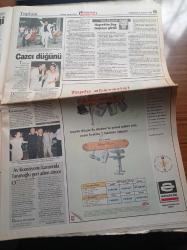 Hürriyet Gazetesi - 8 Ağustos 1998 - Monica Lewinksy ABD Başkanı Bill Clinton ile Telefonda da Seks Yaptık - Ayşegül Tecimer İle Gülay Aslıtürk Kırmızı Bültenle Aranıyor - Ünlü Caz Sanatçısı Burhan Öçal Evlendi - Okan Buruk - Alpay Özalan - Hasan Şaş - Sedat Peker - Adalet Bakanı Hasan Denizkurdu - Alaattin Çakıcı - İstanbul Emniyet Müdürü Hasan Özdemir İstanbul'da 45 Çete Vardı Bunlar Çökertildi - Kenya Ve Tanzanya'da ABD Büyükelçiliklerine Bombalı Saldırı - Münif İslamoğlu'nu Kaybettik