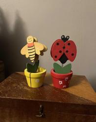 İki Adet Ahşap Not Tutacağı (Arı ve Uğur Böceği)