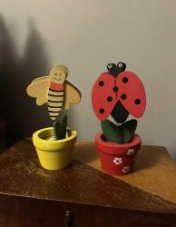 İki Adet Ahşap Not Tutacağı (Arı ve Uğur Böceği)