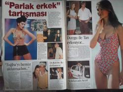 Şamdan Haftalık Aktüalite Sinema Tiyatro Müzik ve Magazin Dergisi - Nefise Karatay - Mehmet Ali Erbil - Serdar Ortaç - Sema Denker - Türkan Şoray - Selhan Aslıgül Atasagun - Önder Bekensir - Derin Mermerci - Kerem Alışık - Nükhet Duru - Ayşem Saraçolu - Kaya Çilingiroğlu - Suat Ateşdağlı - Ünver Oral - Cem Hakko - Bettina Hakko - Zeynep Fadıllıoğlu - Ümit Özekici - Meral Kozakçıoğlu - Roberta Caucci - Selin Toktay - Gökhan İleri - Gülşen Işık - Duygu Dikmenoğlu - Tan Sağtürk - Şebnem Ferah - Sertap Erener - Özlem Yıldız - Özge Şenocak - Aykut Hamzagil - Ferda Anıl Yarkın - Murat Bilican - Ali Aktuna - Hülya Avşar - Nükhet Duru fotoğraf ve haberi - Dergi Tam Değildir Sadece 22 Sayfası Mevcuttur