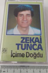 ZEKAİ TUNCA'NIN İÇİME DOĞDU İSİMLİ KASETİ ORİJİNAL FOTOĞRAFI İLE MUHTEŞEM NADİRDİR