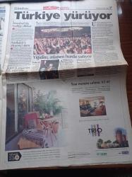 Hürriyet Gazetesi - 25 Ekim 1998 -  Emin Çölaşan - Güneş Sistemi'nin Benzeri Tespit Edildi - İstanbul Büyükşehir Belediye Başkanı Recep Tayyip Erdoğan İstifam Yakın - Tekvando'da Avrupa Şampiyonu Mert Tuncer -Beşiktaş Fenerbahçe Derbisi - Süleyman Seba'nın İstifası Cebinde - Cumhuriyetimizin 75. Yıl Kutlamaları - Nesim Malki Cinayeti - Aşkın Nur Yengi - AIDS Aşısı Maymunları Kurtardı - Gazinolar Coştu - Hülya Avşar - Emel - Muazzez Abacı - Çevre Bakanı İmren Aykut - Alkolizmin Geni Bulundu