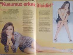 Viva Haftalık Aktüalite Sinema Tiyatro Müzik ve Magazin Dergisi - 4 Ekim 1998 - Lale Mansur - Buket Saygı - Hülya Avşar-  İlkay Tuna - Atilla Arcan - Arzu Kunt - Neslihan Yargıcı - Didem Uzel - Murat Batum - Seda Sayan - Ajda Pekan - Volkan Severcan - Müge Osmanoğlu - Merve İldeniz - Nilüfer Sabuncuoğlu - Cefi Nahmiyas - Elena Terekhova - Mehmet Günyeli - Ferda Anıl Yarkın - Sibel Can - Şener Şen - Halit Kıvanç - Kazım Kantarcı - Deniz Pulaş - Jülide Ateş - Roger Moore - Ahmet Uğurlu - Emma Shapplin - Kenan Doğulu - Ebru Aker - Muhsin Yazıcıoğlu - Barış Manço - Berna Sağlam - Ekrem Bora - Ali Öztürk - Zerrin Arbaş - Hülya Avşar - Yeşim Salkım - Zeynep Çavuşoğlu - Adnan Şen - Osman Akın - Nadide Sultan - Gülgün Feyman - Zeynep Tokuş - Serdar Şınlak - Ebru Gündeş - Cansu Akbel - Erkal Aksoy - Aslıhan Öncü - Bo Derek - Madonna - Natasha Wagner - Brooke Shields - Tommy Lee - Pelin Doğan fotoğraf ve haberi - Tam Takım Dergi