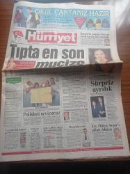 Hürriyet Gazetesi - 10 Eylül 1998 - Cumhuriyetimizin Ve Federasyonun 75. Yıl Kutlaması Organizasyonu Fiyaskoyla Sonuçlandı - Büyük Kupa Efes Pilsen'in - Maliye Bakanı Zekeriya Temizel - Tıpta En Son Mucize İsteyen Kız İsteyen Erkek Çocuk Sahibi Olabilecek - ABD S 300'ler Bölgeyi Rus Kontrolüne Sokar - Eşi Hülya Avşar'ı Aldattı İddiası - İstanbul Büyükşehir Belediye Başkanı Recep Tayyip Erdoğan Vali'yi Dava Etti