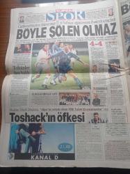 Hürriyet Gazetesi - 10 Eylül 1998 - Cumhuriyetimizin Ve Federasyonun 75. Yıl Kutlaması Organizasyonu Fiyaskoyla Sonuçlandı - Büyük Kupa Efes Pilsen'in - Maliye Bakanı Zekeriya Temizel - Tıpta En Son Mucize İsteyen Kız İsteyen Erkek Çocuk Sahibi Olabilecek - ABD S 300'ler Bölgeyi Rus Kontrolüne Sokar - Eşi Hülya Avşar'ı Aldattı İddiası - İstanbul Büyükşehir Belediye Başkanı Recep Tayyip Erdoğan Vali'yi Dava Etti