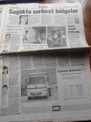 Hürriyet Gazetesi - 23 Temmuz 1998 - Eva Herzigova'nın Çöküşü - Huysuz Virjin - Beyazıt Öztürk - Beşiktaş'a Fransa Modeli - DYP'li Eski Bakan Ömer Barutçu Tansu Çiller'in Malvarlığını Soruşturma Komisyonunda Üyelere Ağza Alınmaz Küfürler Savurdu - başbakan Mesut Yılmaz Avrupa Birliği İçin Türkiye'ye Destek Veren İspanya Başbakanı Jose Maria Aznar'a Teşekkür Etti