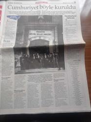 Hürriyet Cumhuriyet Özel Gazetesi - 29 Ekim 1998 - Cumhuriyet Böyle Kuruldu - Gazi Mustafa Kemal Atatürk - İlk Cumhurbaşkanı Seçildi - Kadıdan Kadın Yargıça - Çok Partili Siyasi Yaşam - 75 Yılda 55 Hükümet - Adnan Menderes - 75 Yılın Futbol Hikayesi - Medreseden Okula - Celal Bayar - Edebiyat Cumhuriyeti - Demokrat Parti - Türkiye İşçi Partisi - Kenan Evren