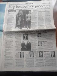 Hürriyet Cumhuriyet Özel Gazetesi - 29 Ekim 1998 - Cumhuriyet Böyle Kuruldu - Gazi Mustafa Kemal Atatürk - İlk Cumhurbaşkanı Seçildi - Kadıdan Kadın Yargıça - Çok Partili Siyasi Yaşam - 75 Yılda 55 Hükümet - Adnan Menderes - 75 Yılın Futbol Hikayesi - Medreseden Okula - Celal Bayar - Edebiyat Cumhuriyeti - Demokrat Parti - Türkiye İşçi Partisi - Kenan Evren