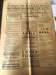 EDİRNE SESİ GAZETESİ YEREL TAŞRA BASINI --20 EYLÜL 1963  --Marmara Bölgesinde Devamlı Depremler -- Edirne de hafif bir deprem oldu -- İpek  ipliği imalat  programı  hazırlanıyor - Su  yollarının tamiri hızla  devam ediyor --Cadde ve  Pazar Yeri  :E. Necmi  Gücüyener ---Zeytin yağ   rekoltesi 70-75 bin ton olarak  hesaplandı -- Muammer   Karaca  Edirne Temsilcileri  - Nuri Berkan  dün Edirne den Ayrıldı -Caniler  Şirketi  Yazan :Edgar  Wallece --Koca Yusuf ve Kırkpınar Güreşleri  - 5 ay içinde Lübnan 'a 256 ,041-  baş hayvan satıldı --Üstün zekalı çocukları  yetiştirecek olan okulun  Ankara da temeli atıldı --Hayvanların Beslenmesinde  Ayçiçeği Küspesi :Hekim İzzettin  Gökmen --Almanya 'ya işçi olarak nasıl gidilir --