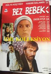 BEZ BEBEK, 1988, FİLM AFİŞİ / POSTERİ - BÜYÜK BOY - ORİJİNAL - 100 X 67 cm EBADINDA - Original Turkish Big Size Movie Poster - Engin Ayça, Macit Koper, Engin Ayça, Hülya Koçyiğit, Mehmet Akan, Oktar Durukan, Şener Gezgen, Hakan Balamir, Tufan Balamir, Begüm Örnek, Kemal Toraman, Kemal Bal, Savaş Ustay, Melih Kibar, VARLIK FİLM
