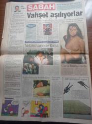 Sabah Gazetesi - 4 Aralık 1998 - Turgay Ciner Gururumu Kırdılar - Galatasaray'a Kirli Oyunlar Dün Start Aldı - Fatih Terim Hakem Çocuk Gibiydi- İtalya Abdullah Öcalan'ı Postalıyor - Sibel Can Gözaltında - Süleyman Demirel Bülent 19 Yıl Önce Nihat Erim'in Cenazesinde - Alaattin Çakıcı'ya Şartlı İade