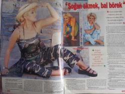 Gala Haftalık Aktüalite Sinema Tiyatro Müzik ve Magazin Dergisi - 27 Eylül 1998 - Muazzez Ersoy - Tuğba Özay - Yusuf Azuz - İbrahim Erkal - Selvi Yılmaz - Aylin Coşkun - Ersin Düzen - Önder Bekenser - Tayfun Bozkuş - Selin Esinli - Özbek Esenler - Tarkan Sualp - Serdar Ortaç - Fulya Ergüneş - Safiye Soyman - Nadir Ermiş - Eylem Şenkal - Bekir Aksoy - Duygu Öcal - İbrahim Tatlıses - Sergen Yalçın - Mustafa Uğur - Güran Ersinli - Müberra Yorgancıoğlu - Nilgün Esinli - Şirin Yalçın - Esra Tarhan - Lale Nişancı - Merve Kitapçı - Ebru Işık - Can Sandıkçıoğlu - Şirin Yalçın - Özlem ekin - Ümit Akbaş - Özlem Yıldız - Salih Keçeci - Boran Kaya - Şehnaz Tuna - Zeynep Dereli - İmren Ayut - Deniz Seki - Sibel Savacı - Nermin Bezmen - Burak Hakkı - Nesligül Üstay - Tuğba Özay - Ahmet Kaya fotoğraf ve haberi - Tam Takım Dergi