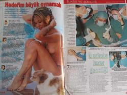 Gala Haftalık Aktüalite Sinema Tiyatro Müzik ve Magazin Dergisi - 27 Eylül 1998 - Muazzez Ersoy - Tuğba Özay - Yusuf Azuz - İbrahim Erkal - Selvi Yılmaz - Aylin Coşkun - Ersin Düzen - Önder Bekenser - Tayfun Bozkuş - Selin Esinli - Özbek Esenler - Tarkan Sualp - Serdar Ortaç - Fulya Ergüneş - Safiye Soyman - Nadir Ermiş - Eylem Şenkal - Bekir Aksoy - Duygu Öcal - İbrahim Tatlıses - Sergen Yalçın - Mustafa Uğur - Güran Ersinli - Müberra Yorgancıoğlu - Nilgün Esinli - Şirin Yalçın - Esra Tarhan - Lale Nişancı - Merve Kitapçı - Ebru Işık - Can Sandıkçıoğlu - Şirin Yalçın - Özlem ekin - Ümit Akbaş - Özlem Yıldız - Salih Keçeci - Boran Kaya - Şehnaz Tuna - Zeynep Dereli - İmren Ayut - Deniz Seki - Sibel Savacı - Nermin Bezmen - Burak Hakkı - Nesligül Üstay - Tuğba Özay - Ahmet Kaya fotoğraf ve haberi - Tam Takım Dergi