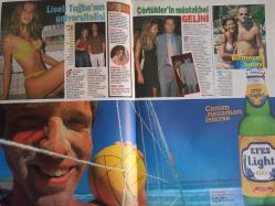 Süper Galaxy Haftalık Aktüalite Sinema Tiyatro Müzik ve Magazin Dergisi - 1999 Yılı - Sayı:30 - Selin Toktay - Saffet Arıkan - Muzi Karaata - Siel Can - Hakan Ural - Cem Adler - Bülent Ersoy - Elif İnci Onayt - Zeynep Yılmaz - Önder Bekensir - Derin Mermerci - İbrahim Kutluay - Demet Akalın - İrem Otuz - Esra Dop - David Carradine - Yağmur Şoray - Tuğba Ünsal - Kıvanç Kasabalı - Gökhan Arsoy - Devrim Güneşsoy - Serkan Çörtük - Cengiz Cesur - Didem Erol - Özgür Altun - Gülin Kirpikçioğlu - Neşe Erberk - Güler Kazmacı - Eda Koçanlı - Özlem Can - Gül Erda - Zeynep Düvenci - Hülya Biren - Sema Arabacıoğlu - Begüm Cumali - Sibel Egemen - Muazzez Abacı - Fatih Ürek - Nevra Serezli - Kamil Özavar - Semra Özal - Esra Balaban - Uğur Kozanoğlu - Ebru Güzel - Şeyda Ceren - Bahar Kaçamaklı - Murat Cevahir - Seda Sertkaya - Çağlar Töre - Vehbi Can - Buket Saygı - Özgül Kavruk fotoğraf ve haberi - Dergi Tam Değildir Sadece 22 Sayfası Mevcuttur