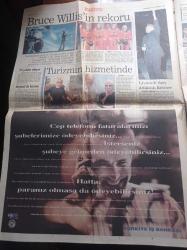 Sabah Gazetesi - 22 Temmuz 1998 - 1999 Futbolcuların Vergi Yılı Olacak - Sıktın Artık Okocha - Hakan Şükür - Sibel Can - Sezen Aksu - Hüsamettin Cindoruk Krizi - DTP Lideri Hüsamettin Cindoruk Bu Hükümet Tükendi - Bülent Ecevit - Deniz Baykal -  Mesut Yılmaz - ABD Ticaret Temsilcisi Çin Bebeklerini Ülkesine Sokmadı - Hasan Cemal