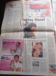 Sabah Gazetesi - 22 Temmuz 1998 - 1999 Futbolcuların Vergi Yılı Olacak - Sıktın Artık Okocha - Hakan Şükür - Sibel Can - Sezen Aksu - Hüsamettin Cindoruk Krizi - DTP Lideri Hüsamettin Cindoruk Bu Hükümet Tükendi - Bülent Ecevit - Deniz Baykal -  Mesut Yılmaz - ABD Ticaret Temsilcisi Çin Bebeklerini Ülkesine Sokmadı - Hasan Cemal