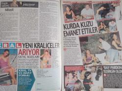 Star Life Haftalık Aktüalite Sinema Tiyatro Müzik ve Magazin Dergisi - 12 Eylül 1999 - Dilek Onat - Arzu Yanardağ - Mustafa Altıoklar - Tamer Oyguç - Celen Kılınç - Gökhan İleri - Eda Modoğlu - Selin Toktay - Sergen Yalçın - Sibel Ceylan - Bahattin Demir - Kaan Yakıphanoğulları - Şebnem Arda - Feraye Tanyolaç - Ziya Kürküt - Ece Uslu - Ufuk Köse - Hakan Aygün - Engin Ardıç - Defne Joy Foster - Esra Balamir - Ali Güven - Oktay Kaynarca - Ceyda Düvenci - Kaan Girgin - Deniz Akkaya - Şebnem Ferah - Emrah - Raj Capor - Mehmet Ali Erbil - Serdar Ortaç - Hilal Aslangiray - Yaşar Babataş - Özlem Yıldız - Önder Bekensir - Metin Şentürk - Melisa - Sertab Erener - Ferda Anıl - Mazhar Fuat Özkan - Mustafa Sandal - Alişan - Saruhan Hünel - Özge Şenocak - Derin Mermerci - Yasemin Kozanoğlu - İlknur Soydaş - Okan Bayülgen - Uğur Akdora - Gönül Billi - Uğur Kozanoğlu - Ertuğrul Toplusoy fotoğraf ve haberi - Tam Takım Dergi
