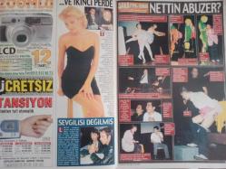 Star Life Haftalık Aktüalite Sinema Tiyatro Müzik ve Magazin Dergisi - 2 Ocak 2000 - Demet Şener - Ebru Gündeş - Yalçın Dümer - Özge Şenocak - Özge Sayman - Senem Altan - Yılmaz Erdoğan - Senem Altan - Ali Aktuna - Hande Demir - Selin Toktay - Selhan Aloğlu - Burcu Çağrı - Fulya Pirim - Orhan Bıçakcıoğlu - Evren Aykut - Önder Bekensir - Mustafa Bakırcıoğlu - Nurşah Okay - Çağan Yüce - Ebru Toparlı - Levent Yüksel - Didem Özgen - İbrahim Erkal - Emine Ün - Gökhan Arsoy - Cem Özer - Aysun Kayacı - Canan Kayacı - Nettin Abuzer? fotoromanı - Neslihan Yargıcı - Selin Eslnli - Özge Özsağman - Nurseli İdiz - Sema Öztürk - Selin Boronkay - Esin Maraşlıoğlu - Yavuz Bingöl - Sümer Ezgü - İclal Aydın - Mine Çayıroğlu - Selçuk Yöntem - Ali Ramazanoğlu fotoğraf ve haberi - Dergi Tam Değildir Sadece 20 Sayfası Mevcuttur