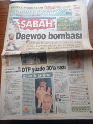 Sabah Gazetesi - 12 Temmuz 1998 - Fransa 98 Dünya Kupası Finali Brezilya Fransa - Beşiktaş'tan Gol Yağmuru - MÜSİAD Başkanı Erol Yarar'ın Da Ortak Olduğu Daewoo Otolarının Temsilcisi OMC Otomotiv Battı - DTP Yüzde 30'a Razı - İnternet'te İlk Dünya Güzeli Eda Ataş - Süleyman Demirel - Hüsamettin Cindoruk