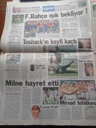 Milliyet Gazetesi - 4 Aralık 1998 - Yargıcın Kızı Özlem Onat DHKP-C de - Sibel Can Gözaltında - Galatasaray Juventus Maçı Olaysız Geçti - Fransa Apo'ya Lüks Hayat Yaşatan İtalya'ya Tam Bir Hukuk Dersi Verdi Alaattin Çakıcı'ya İade - Bülent Arınç Kolay Yılmam - Mısır Devlet Başkanı Hüsnü Mübarek Savaşı Önledim