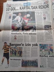 Milliyet Gazetesi - 2 Aralık 1998 - Sürgündeki Budist Lider Dalai Lama Yazı Dizisi - Yılın Maçı Galatasaray Juventus - Galatasaray Juventus Maçı İçin Güvenlik Çemberi - Galatasaray Juventus Maçını 24 Ülke TV'si Yayınlıyor - 8 Milyar Dolarlık Abdullah Öcalan Rüşveti - Gözler Bülent Ecevit'te - Fazilet Partisi Bülent Ecevit'i Konuştu - Süleyman Demirel Yarın Başlayacak Romanya Gezisi Öncesinde Yeni Başbakanı Ataması Bekleniyor