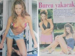 Dolce Haftalık Aktüalite Sinema Tiyatro Müzik ve Magazin Dergisi - 8 Ağustos 1999 - Organics Şampuan Reklamı - Seba Med Güneş Kremi Reklamı - Levent Penso - Nurettin Hasman - Verda PEnso - Tan Sağtürk - Duygu Dikmenoğlu - Adnan Güngör - Barı Özallar - Zeynep Özal - Fatih Ürek - Çetin Yıldırımakın - Ebru Yıldırımakın - Gönül Yazar - Mustafa Koç - Cefi Kamhi - Yasemin Kamhi - Sedat Aloğlu - Yaşar Babataş - Hilal Aslangiray - Sibel Özünlü - Zafer akar - Başak Gürsoy - Gülin Kirpikçioğlu - Burcu Çağrı - Nigar Talibova - Cemil İpekçi - Ajda Pekkan - Semiramis Pekkan - Rhmi Koç - Cemila Garan - Moiz Benardete - Fuat Süren - Jale Egeli - Ercüment Karacan - Emrullah Aksu - Vuslat Sadıkoğlu - Türkan Özsezen - Adnan Bedia Tüfekçioğlu - Ebru Güzel fotoğraf ve haberi - Dergi Tam Değildir Sadece 12 Sayfası Mevcuttur
