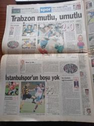 Milliyet Gazetesi - 23 Ağustos 1998 - Zülfü Livaneli Konseri - Canan Yaka'dan Kelepçeli Kostüm - Büyükelçi Nüzhet  Kandemir'den Ağır Eleştiri - Kenan Evren Alaattin Çakıcı Belki Kullanıldı - Süleyman Demirel Alaattin Çakıcı 1991'den Sonra Devlette Yoktu - Galatasaraylı Okan Buruk - Nijeryalı Futbolcular Podyuma Çıktı