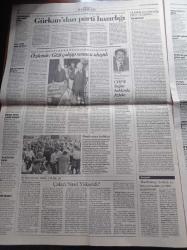 Cumhuriyet Gazetesi - 19 Ağustos 1998 - Yunus Nadi - Ahmet Taner Kışlalı - Galatasaray'ın Milli Gururu - Hakan Şükür - Emre Belözoğlu - George Popescu - Alaattin Çakıcı Üzerinden Çıkan Sahte Kırmızı Pasaportla Rahat Dolaşıyordu - Alaattin Çakıcı Altı Saat İfade Verdi - Emniyet'ten DGM'ye Rapor Ülkücüler 576 Kişiyi Öldürdü - Türk İntikam Tugayı - Bill Clinton ABD'yi Tatmin Etti - Diyarbakır'ın Fazilet Partili Sur Belediyesi Başkanı Selim Düzgün İşçiye Silah Çekti