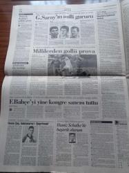 Cumhuriyet Gazetesi - 19 Ağustos 1998 - Yunus Nadi - Ahmet Taner Kışlalı - Galatasaray'ın Milli Gururu - Hakan Şükür - Emre Belözoğlu - George Popescu - Alaattin Çakıcı Üzerinden Çıkan Sahte Kırmızı Pasaportla Rahat Dolaşıyordu - Alaattin Çakıcı Altı Saat İfade Verdi - Emniyet'ten DGM'ye Rapor Ülkücüler 576 Kişiyi Öldürdü - Türk İntikam Tugayı - Bill Clinton ABD'yi Tatmin Etti - Diyarbakır'ın Fazilet Partili Sur Belediyesi Başkanı Selim Düzgün İşçiye Silah Çekti