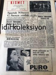 ANKARA KISMET GAZETESİ YEREL TAŞRA BASINI---7 Ocak 1957 YIL :1 Sayı :39----Geçirdiğimiz Kanlı Yıl : Makarios Kıbrıs Anayasası İçin Müzakereleri Red Etti --Komünist Liderler Moskova da toplanacak  Komünist Çin Başbakanı  Enlai  Moskova 'ya Gidiyor --Bağdat Paktı B.Bakanları Ocak Sonunda Toplanıyor --Piyade Daire Başkanı :Kemal Akkurt --Miss Amerika ile Evlenmeyiniz --Dostumuz Mimar  Bonatz Nermin Abadan --Doğum sınırlanmalı mı? Numan Özdemir --Kadınlara ufak bir kaç  tavsiye temizlik  şıklığı ilk şartıdır --Bazı memleketlerde  ana sütü bankaları kurulmağa başlandı --Kıbrıs ta pervasızca işlenen cinayetler --Tunus 'un Orta -Doğu daki Durumu  A.Vefik Kalkan ---Orsan  Welles  den Nefis Bir Hikaye  Çanta da Keklik ---Spartak Nihayet Galatasaray  Yenildi --Atletizm Federasyonu Kuruldu --
