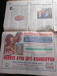 Radikal Gazetesi - 19 Aralık 1998 - Zaman Mekan Ve İnsan Yazı dizisi - Celal Başlangıç - Eşber Yağmurdereli - Basketbolda Fenerbahçe Efes Pilsen Ve Ülkerspor'un Rakipleri Belli Oldu - ABD Başkanı Bill Clinton'ın Kaderi Bugün Oylanıyor - Aydın Doğan'a Rekor Tazminat - Yargıtay'da Kürtçe Çatlağı - Meral Akşener'in Aralarında Bazı Gazetecilerinde Olduğu Ses Kayıtlarını Yayınlaması Tepki Çekti - Bülent Ecevit Ve Deniz Baykal Anlaşmama Konusunda Anlaştı - Cem Yılmaz Her Şey Çok Güzel Olmayacak - Alaattin Çakıcı'nın İki Tetikçisi Tutuklandı - Yeşil Kod Adlı Mahmut Yıldırım'ın Bilmecesini DNA Testi Çözecek