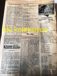 İSTANBUL KADIN GAZETESİ  YEREL TAŞRA BASINI ---30 Aralık 1961  Yıl :15 Sayı :695--Bir Yıl Daha Geçti  :İffet Halim Oruz -- Kadın Gazetesi 1962 Yılı Hamlesi  --1961 yılında olanlar --Değişen Dünyada Genç Kadının Rolü --1961 yılının en başarılı sinema sanatçısı Elizabeth Taylor ---Migros 'un kuruluşta açtığı self servis  mağazasında  Umum  Müdür  ve yazarlarımı Hasene Ilgaz ve Tuna Görülmektedir --Tevfik Fikret 'i  Anarken :Hasene Ilgaz--Müzik Köşesi --Hazırlayan :Jak Jabes :Lawrence Welk --Johnny  Mathis --Toplumdan Haberler --Prenses Margaret 'in  bebeği evine gidiyor --