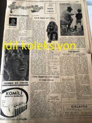 İSTANBUL KADIN GAZETESİ  YEREL TAŞRA BASINI ----10  Aralık  1960  Yıl :14 Sayı :640--Bahçeköylüler çarşafı yaktı - Devrim Ocakların  Başarısı --Jale Tulga Köyleri Geziyor --Şile  kadınlarına olgunlaşma enstitüsü  yardımı --Bir Kaşık Sergisi  Münasebetiyle  :Hasene Ilgaz -- Türkiye Guggenheim resim sergisinde temsil edilecek --