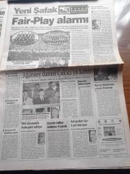 Yeni Şafak Gazetesi - 2 Aralık 1998 - Ahmet Davutoğlu - İsmet Özel - Nurettin Canikli - Yeni Şafak Üçüncü Boğaz Köprüsü'nün Projesini Ele Geçirdi - Mustafa Asım Köksal Üzerine - Recai Kutan'dan Bülent Ecevit'e Sicil Amiri Misin - İçişleri Bakanı Kutlu Aktaş Galatasaray Juventus Maçında 22 Bin Polisi Görevlendirdi - Abdullah Öcalan'ın Kuklası Yakıldı