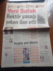 Yeni Şafak Gazetesi - 25 Temmuz 1998 - Ahmet Taşgetiren - Nazlı Ilıcak - Ömer Çelik - Başpehlivan Cengiz Elbiya Millete Maloldu - Fatih Terim'in Hagi Sıkıntısı - Tanju Çolak'ın Jübilesi Adana Depremzedelerine - İstanbul Üniversitesi Rektörü Kemal Alemdaroğlu Başörtüsü Yasağını Erken İlan Etti - İran Füzesi Washington'a Düştü - Koç'a Danıştay Tokadı - Türkiye Kayıplar Ülkesi - Mesut Yılmaz - Devlet Bahçeli