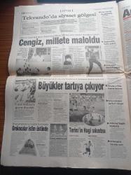 Yeni Şafak Gazetesi - 25 Temmuz 1998 - Ahmet Taşgetiren - Nazlı Ilıcak - Ömer Çelik - Başpehlivan Cengiz Elbiya Millete Maloldu - Fatih Terim'in Hagi Sıkıntısı - Tanju Çolak'ın Jübilesi Adana Depremzedelerine - İstanbul Üniversitesi Rektörü Kemal Alemdaroğlu Başörtüsü Yasağını Erken İlan Etti - İran Füzesi Washington'a Düştü - Koç'a Danıştay Tokadı - Türkiye Kayıplar Ülkesi - Mesut Yılmaz - Devlet Bahçeli
