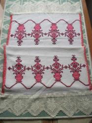 ETAMİN ÜZERİNE KANAVİÇE   İŞLEMELİ - BUZDOLABI ÜSTÜ ÖRTÜSÜ