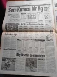 Yeni Şafak Gazetesi - 25 Ağustos 1998 - Ahmet Taşgetiren - Muhsin Yazıcıoğlu - İsmet Özel - Nazlı Ilıcak - Recep Tayyip Erdoğan - UEFA'da Tur Günü - Hasan Şaş - Mit'te Büyük Savaş - MİT Müsteşarı Şenkal Atasagun İle Mehmet Eymür'ün Kapalı Kapılar Ardındaki Savaşı - Alaattin Çakıcı Abdullah Çatlı'dan Daha Kötü - Kiptaş Konutları Kapış Kapış Gitti - ABD Nükleer Silah Kullanacak