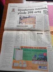 Milliyet Gazete Pazar - 12 Temmuz 1998 - Türkiye 1. Liginde Oynayan Yabancı Futbolcuların Fransa 98'deki Performansları - 12 Bin Yıldır Ekmek Yiyoruz - Sloganlar Politikacılar Ve İnternet - Duygu Asena - Gani Müjde Tartışılan Film Lolita Türkiye'de Gösterimde - Tecavüz Tartışması - Tarihin Tarzanları- İlk Faşist Kadın Lider Paula Hanson