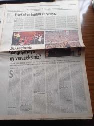 Radikal İki Gazetesi - 9 Ağustos 1998 - En Güzel Psikopat Jennifer Jason Leigh - Mine Kırıkkanat - Perihan Savaş - Seçim Şarkıları - Şarkıcı Şenay Seçim Şarkısı - Mahalle'nin Jay Jay Okocha'sı - Aile İçinde Şiddet Şiddete Karşı - Televizyon Demokrasi İçin Bir Tehlike Mi - El Vatan'ın Sahibi Ve Editörü Ömer Belhouchet - Japon Modacı Issey Miyake - Meyvelerden Kırmızıyı Seçin