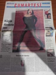 Radikal Cumartesi Gazetesi - 14 Kasım 1998 - Yeşilçam'da 500 Kadar Filmde Rol Alan Erol Taş -  Metin Erksan'ın Sevmek Zamanı Filmi - Made İn Yeşilçam Bu Sefil Yerli Sefil - Victor Hugo - İzzet Günay - Kartal Tibet - Sundance'ın Kraliçesi Jüri Özel Ödüllü Parker Posey Henüz Hiçbir Büyük Stüdyo Filminde Rol Almadı - Oscarlı Oyuncu Kevin Spacey - Sandra Bullock