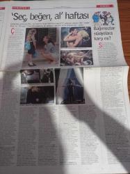 Radikal Cumartesi Gazetesi - 14 Kasım 1998 - Yeşilçam'da 500 Kadar Filmde Rol Alan Erol Taş -  Metin Erksan'ın Sevmek Zamanı Filmi - Made İn Yeşilçam Bu Sefil Yerli Sefil - Victor Hugo - İzzet Günay - Kartal Tibet - Sundance'ın Kraliçesi Jüri Özel Ödüllü Parker Posey Henüz Hiçbir Büyük Stüdyo Filminde Rol Almadı - Oscarlı Oyuncu Kevin Spacey - Sandra Bullock