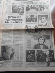 Hürriyet Pazar Gazetesi - 1 Kasım 1998 - Türk Pop Müziğinin Ağır Topu Bülent Ortaçgil Light Çıktı -  Mahallenin Tarihçileri Geliyor - Süperstar Ajda Pekkan Türkiye'nin Güneydoğusunu  İlk Kez Gördü - İşte Yeni Uçaklarımız - Hadi Uluengin - Mükemmel Bir Çin Halk Cumhuriyeti - Tekin Aral - Viski'yi Benden Sorun - Meyve Salataları - Hangi Filmin Başrolündesiniz - Hayvansal İçgüdüler - Disney
