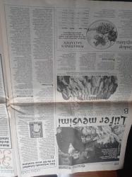 Hürriyet Pazar Gazetesi - 25 Ekim 1998 - Muhammed Ali'li Kampanya - Andrew Finkel Türkiye'deki Köşe Yazarları Arasındaki Tek Profesyonel Yabancı - Cumhuriyet'i 17 25 Yaş Arasındaki Gençlere Sorduk - Görülmemiş Fotoğraflarıyla Şair Nigar Hanım - Yabancı Sanatçıları Getiren Adam Birol Giray - Trabzon'da İlk Antik Tragedya