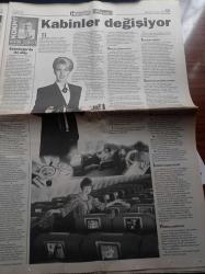 Hürriyet Pazar Gazetesi - 20 Eylül 1998 - Doktor Raporlu Çapkın Mehmet Ali Erbil Zeynep Güven'in Albümünde - Kamil Güler Ve Şebnem Dönmez Temsil Edecekler - Generation Next Türkiye - Mesut Yılmaz - Jacques Seguela - Vestel Teknolojisine Terfi Etmek Daha Kolay - Tekin Aral - Lalenin Tahtına Çiğdem Oturdu - Formula 1'de Son İki Tur - Akdeniz'de Son Güneş - Dergicilikte 21. Yüzyıl Vizyonu - Serdar Turgut - Ayşe Arman