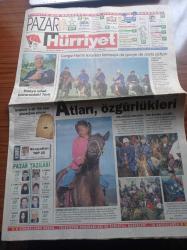 Hürriyet Pazar Gazetesi - 26 Temmuz 1998 - Cengiz Han'ın Torunları Komşuya da Geziye De Atıyla Gidiyor - Dünya Silah Pazarındaki Türk Sarsılmaz Aliş -  İstanbul'a Ait 700 Eser Günışığına Çıkıyor - Türkiye'nin İlk Kadın Doğum Uzmanı De Pakize Tarzi - Hollywood Medyayı Sorguluyor - Ali Poyrazoğlu Amerikan Oyuncuları Laçkalaştırdım - Dodi'nin Babası İddiaları Sürdürüyor - Prenses Diana