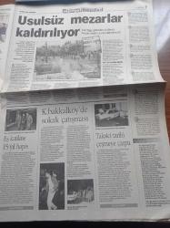 Hürriyet İstanbul Gazetesi - 29 Ekim 1998 - Büyükada'da Sabuncakis Köşkü - Balat'tan Arabesk Dünyasına Son Roman Transfer Gamze Bulut - Cihangir'de Sivil Işıklar - Ebru Gündeş'in Avukat Sevgilisi Ömer Durak - Ahmet Ertegün'ün Konuğu Mick Jagger Bodrum'dan Tekneyle Mavi Yolculuk'a Çıktı - Şarkıcı Alpay - Edirnekapı Şehitliğinden Şehit Olmayanlar Nakledilecek - Türk Dünyasından Operalar Gecesi - Topkapı Sarayın'a Özel Sektör Parası