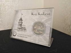 İstanbul Serisi Kız Kulesi Hatıra Madalya ( PLEKSİGLASS SERGİLEME STANDI İLE GÖNDERİLECEKTİR)