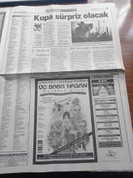 Hürriyet İstanbul Gazetesi - 30 Aralık 1998 - Kardeş Şehir Seçiminde Türkiye'nin Dış Politikası Önemli Rol Oynuyor - İstanbul'un Kan Kardeşi Şehirler - İşadamı Ahmet Arıburnu Ve İki Şoförü Silahlı Borç Tahsilatı Nedeniyle Yargılanıyor - Ağaca Ses Veren Adam Paki Öktem - Belediyenin Yılbaşı Önlemleri - Taksim'in Ortasında Ünlülerin Sokağı - Adnan Şenses - İbrahim Tatlıses - Sibel Can